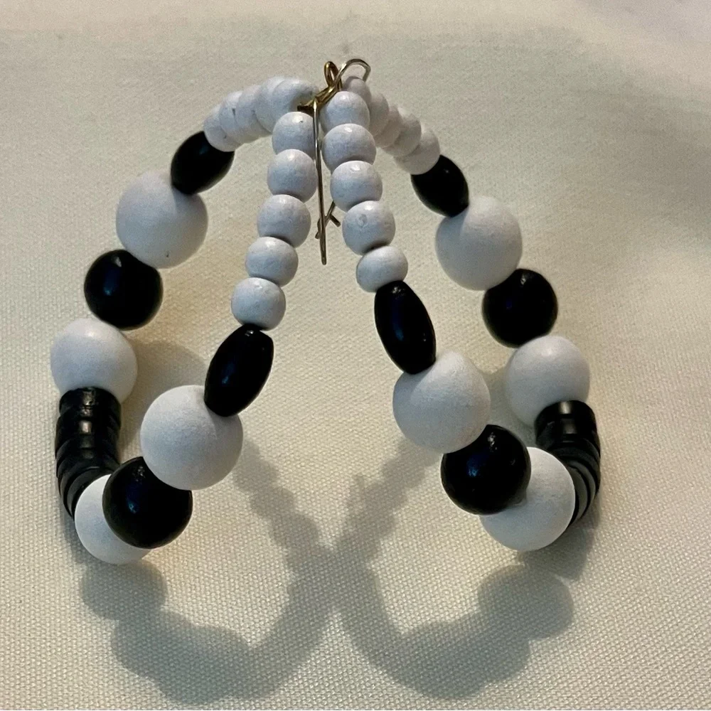 Black and White Beaded Hoop Earrings - Picture 4 of 16